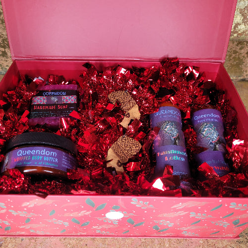 Queendom 4pc Holiday Gift Set Paired with Wooden Earrings