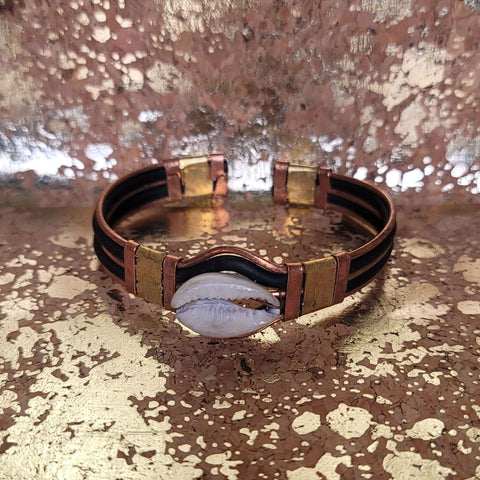 Copper Wired Bangle Bracelet with Cowry Shell